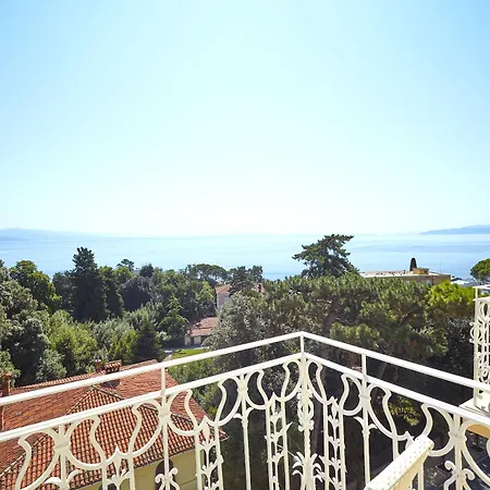 Bristol Hotel 4*
