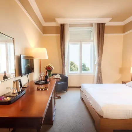 Hotel Bristol