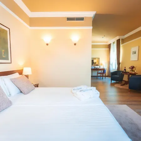 מלון Bristol אופטיה