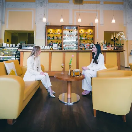 Bristol מלון אופטיה