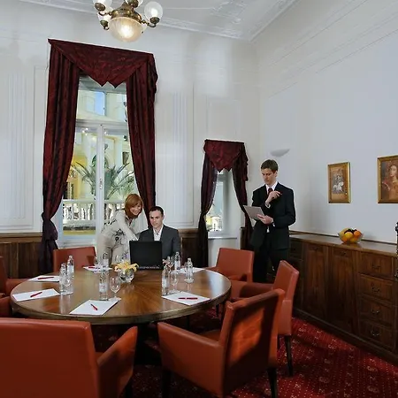 Hotel Bristol