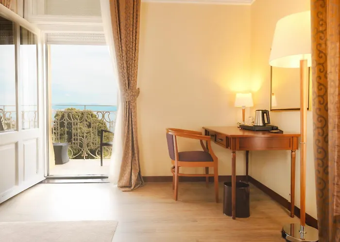 Bristol Ξενοδοχείο 4*